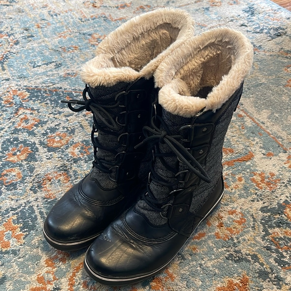 Woman’s Herringbone black boots